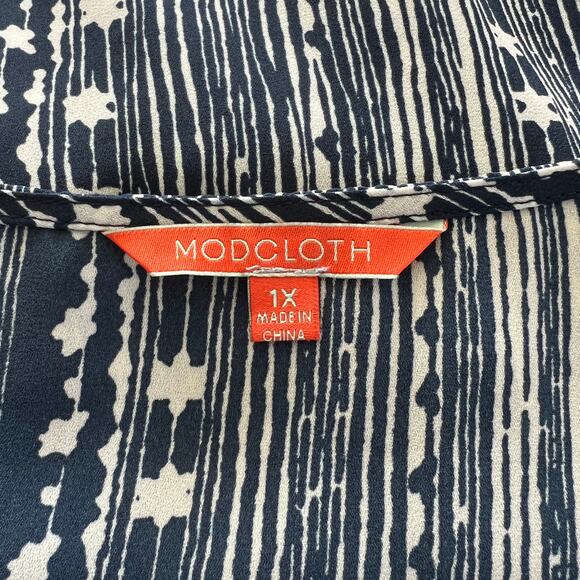 MODCLOTH Top Shirt Plus Sz 1X Blue White Stripe Shoulder Buttons Sleeveless EUC - Picture 6 of 8